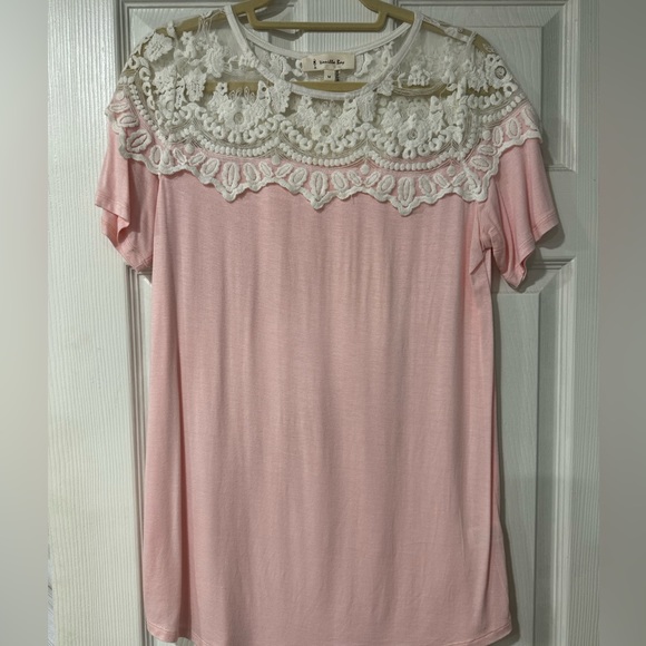 Women’s Tunic with lace detail - Picture 1 of 3